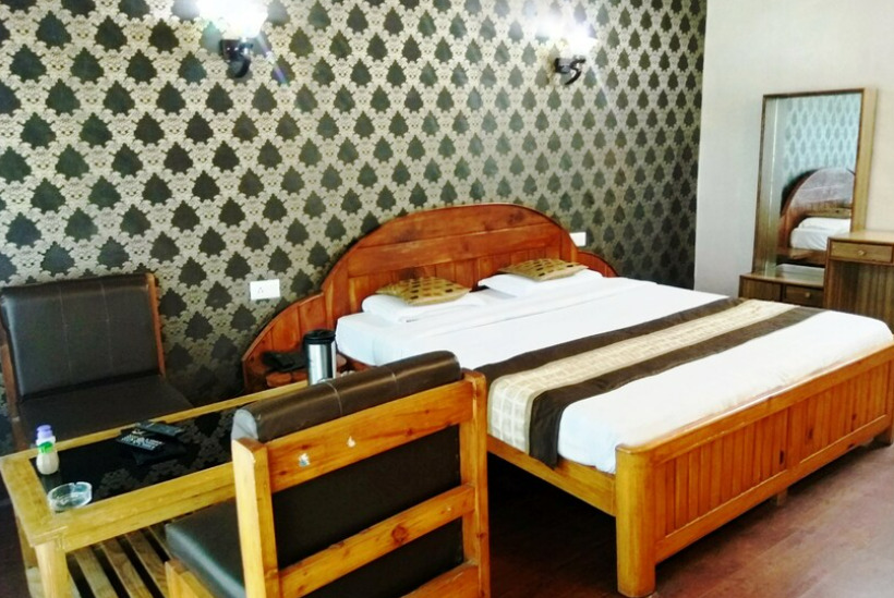 Мератх: Parwati Inn Ranikhet