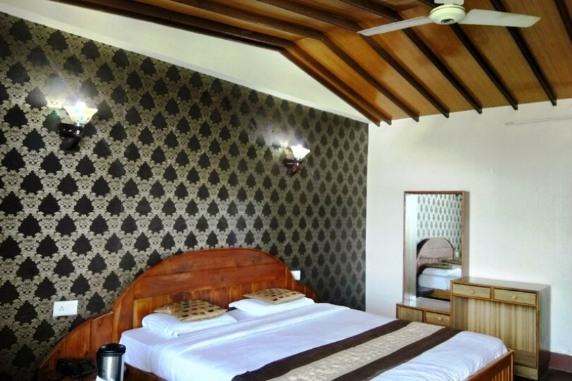 Мератх: Parwati Inn Ranikhet