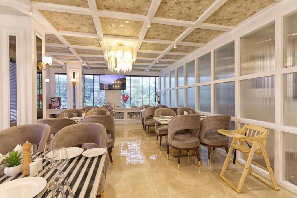 Мератх: Hotel Royal 9