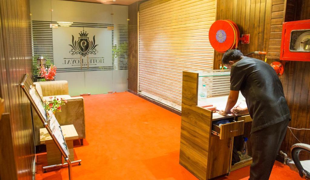 Мератх: Hotel Royal 9