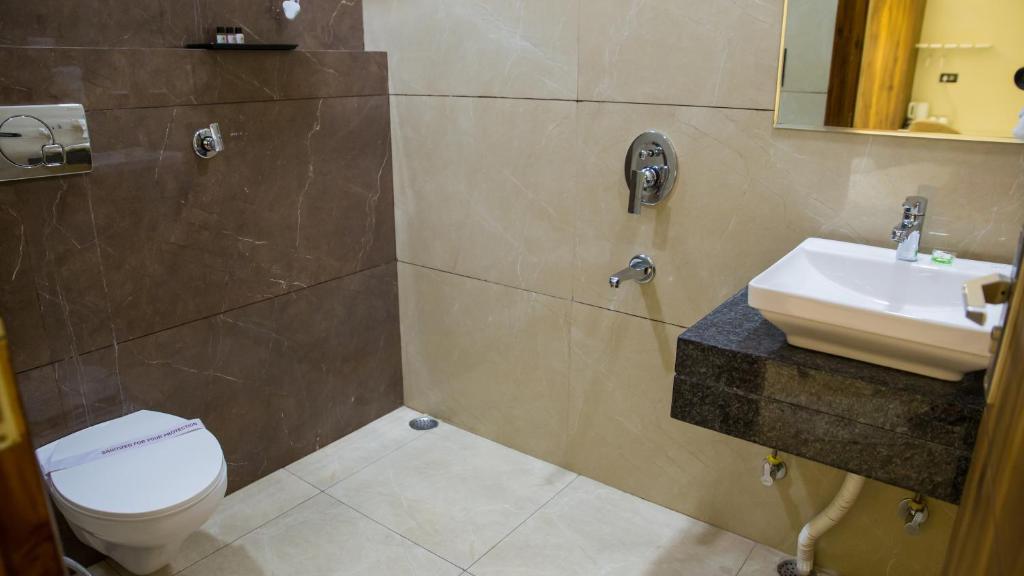 Мератх: Hotel Royal 9
