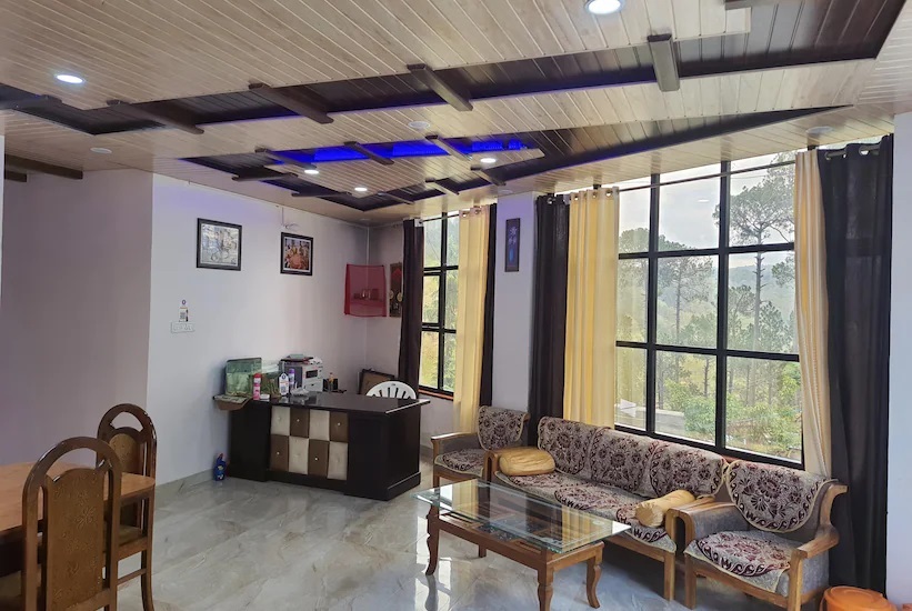 Мератх: Devki Palace Ranikhet