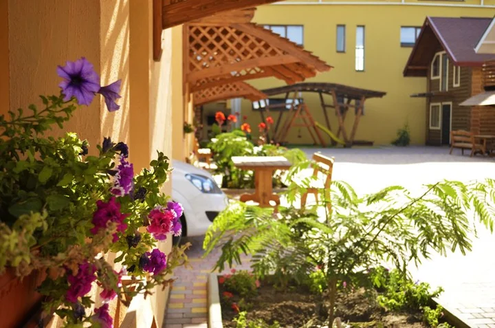 Прибрежное (Сакский район): Semejnyij Dvorik Guest House