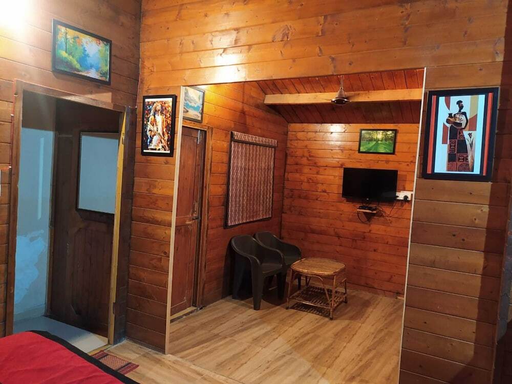 Наинитал: Vanasthali Jungle Resort Jim Corbett