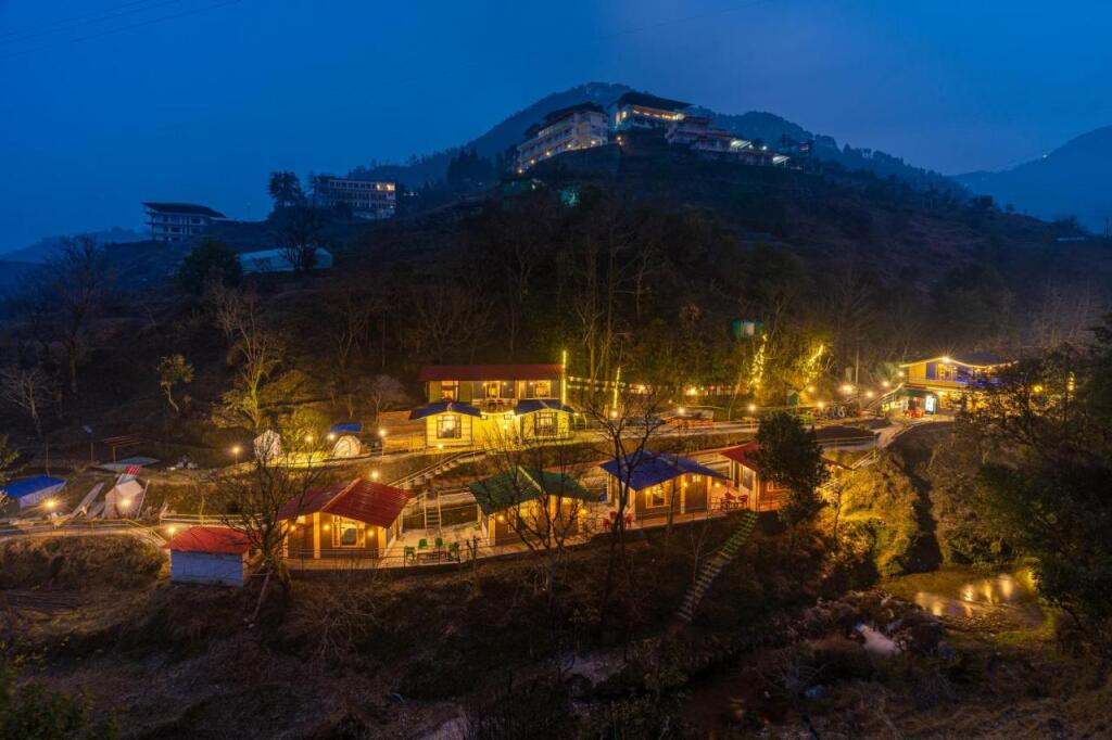 Массури: The Hosteller Mussoorie By The Streamside