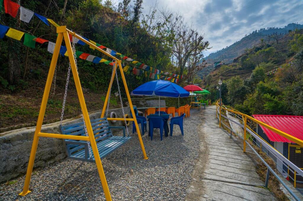 Массури: The Hosteller Mussoorie By The Streamside