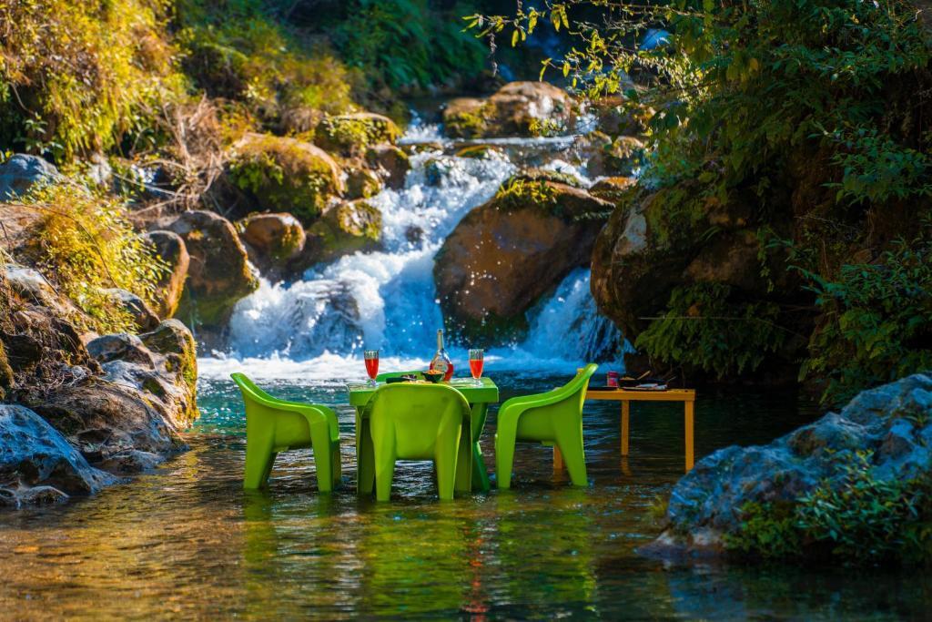 Массури: The Hosteller Mussoorie By The Streamside