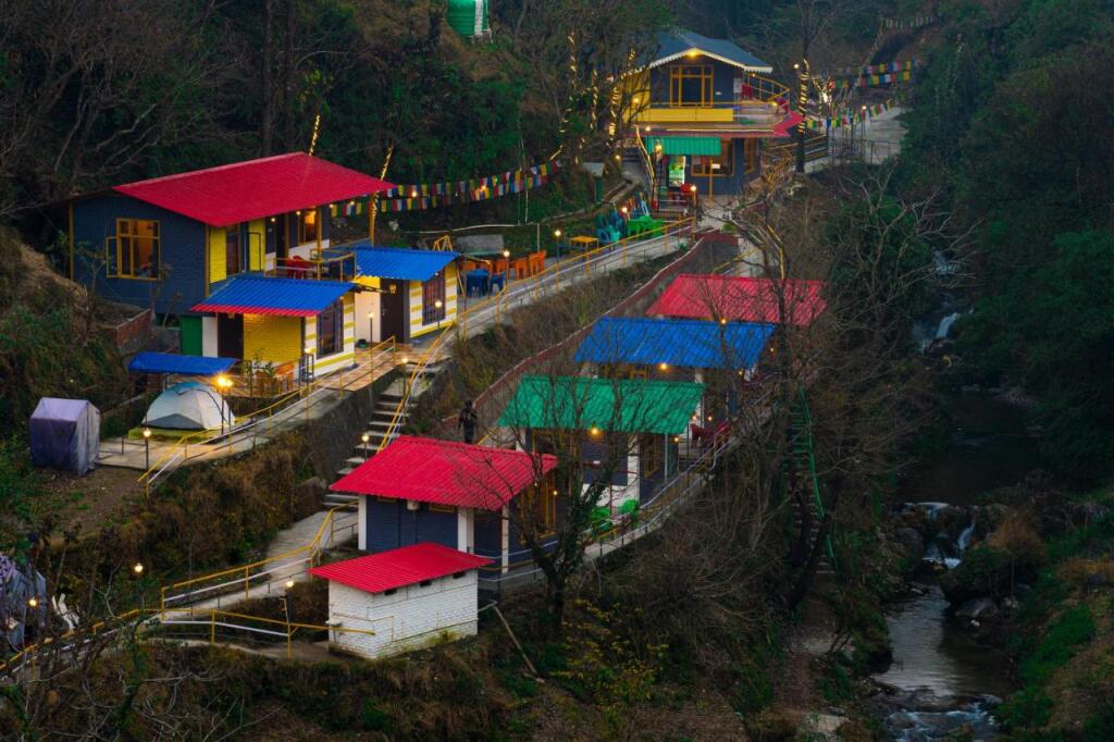 Массури: The Hosteller Mussoorie By The Streamside