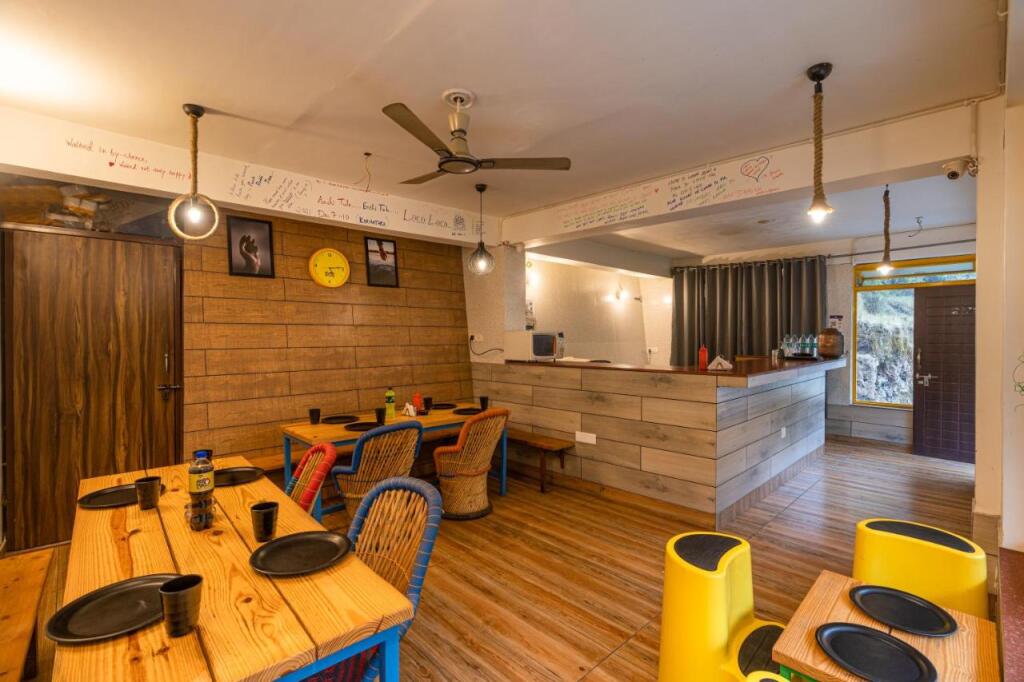 Массури: The Hosteller Mussoorie By The Streamside