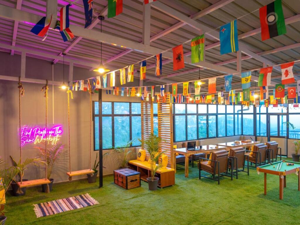 Массури: The Hosteller Mussoorie, Mall Road