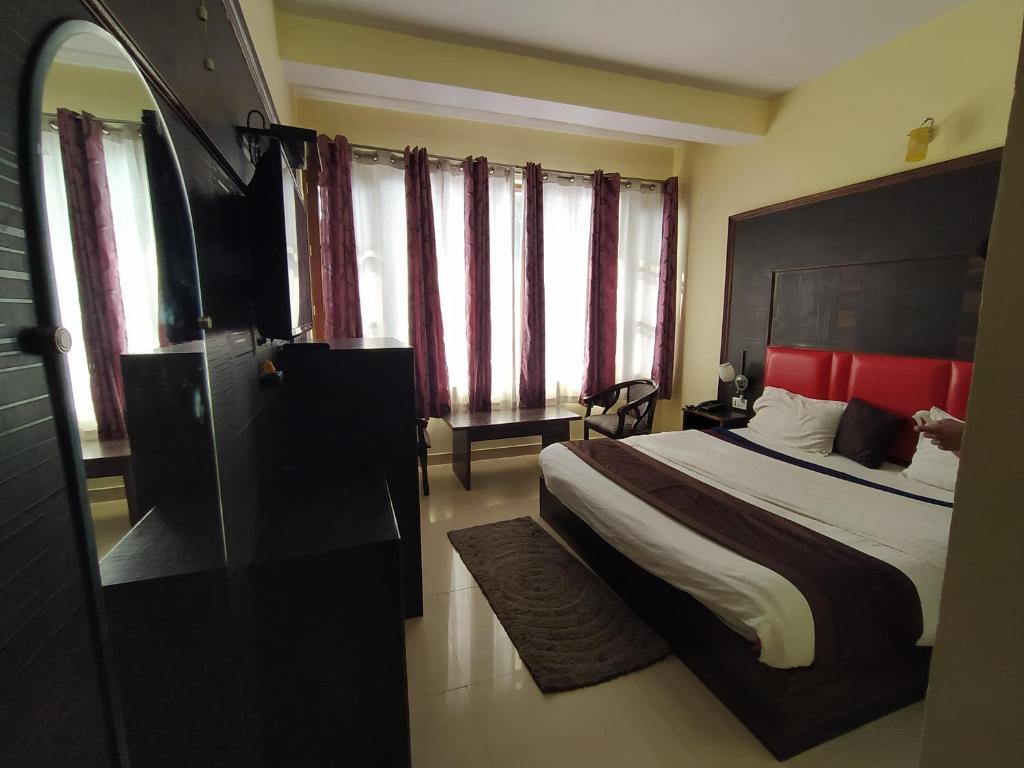 Массури: Hotel The Super Mall Residency