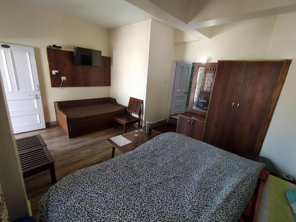 Массури: Hotel Saraswati
