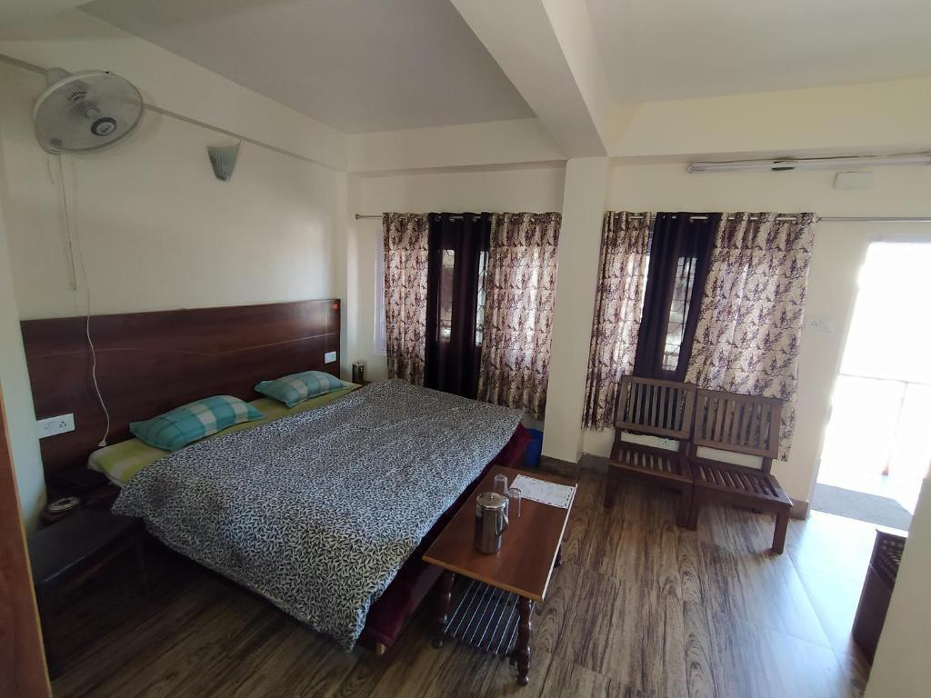 Массури: Hotel Saraswati