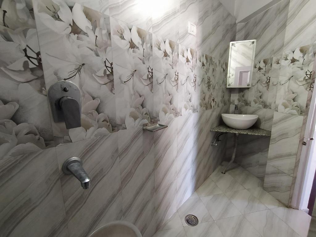 Массури: Hotel Saraswati