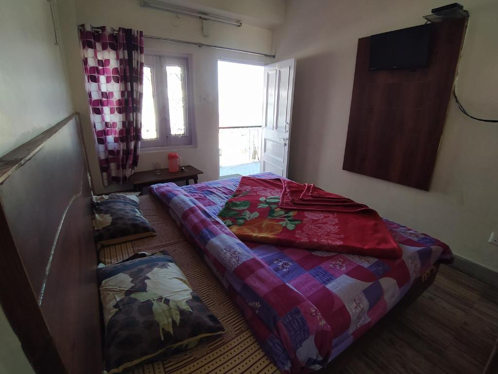 Массури: Hotel Saraswati