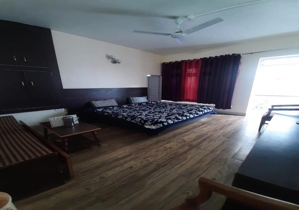 Массури: Hotel Saraswati