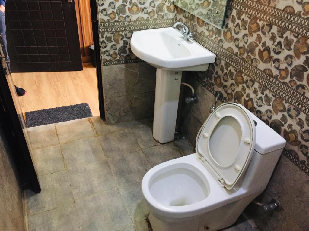 Массури: Hotel Prem G