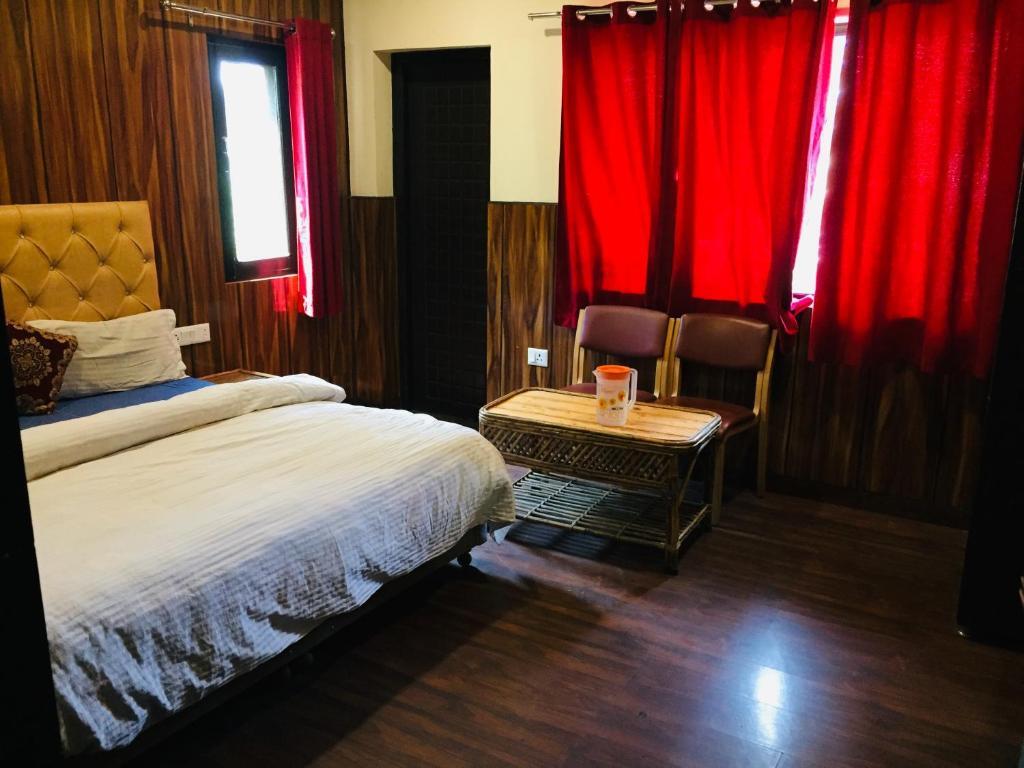 Массури: Hotel Prem G