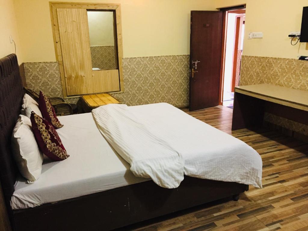Массури: Hotel Prem G