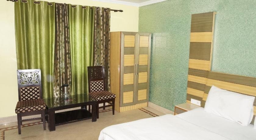 Массури: Hotel Apsara