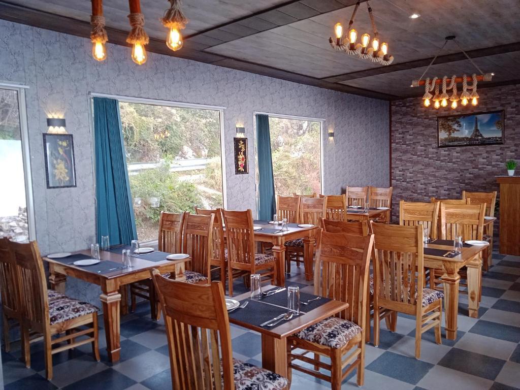 Массури: Hanshdi Resort Resturant & Cafe