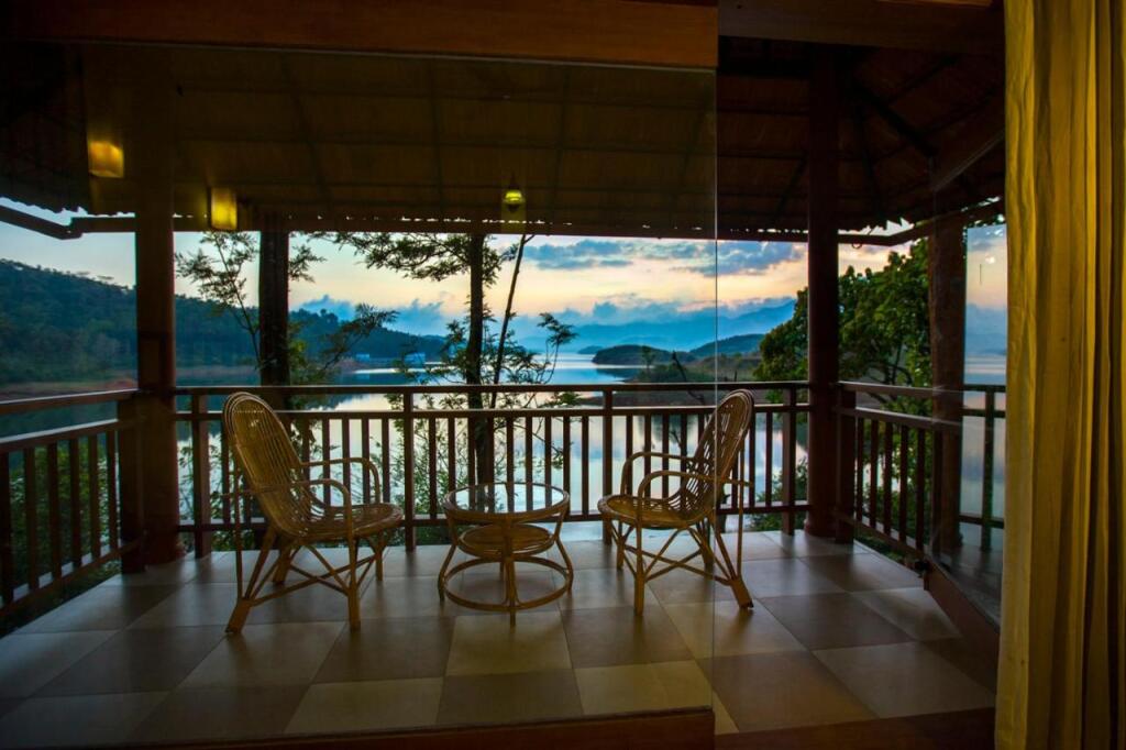 Велламундра: Terrace Resorts
