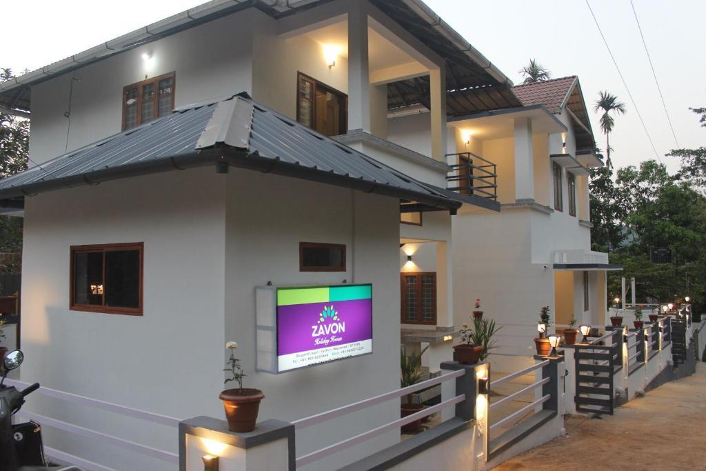 Султан-Батери: Zavon Holiday Home