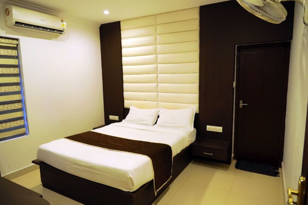 Султан-Батери: Hotel Ivory Grand
