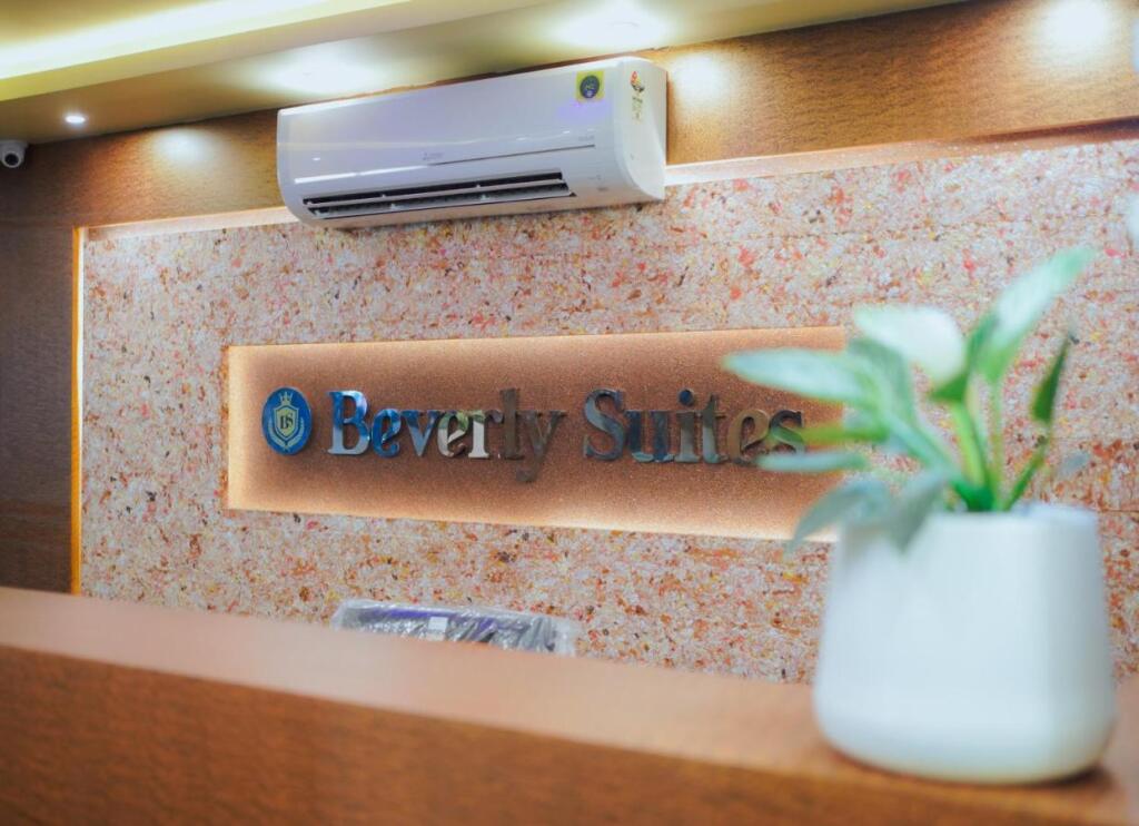 Султан-Батери: Beverly Suites