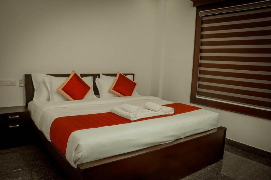 Султан-Батери: Beverly Suites