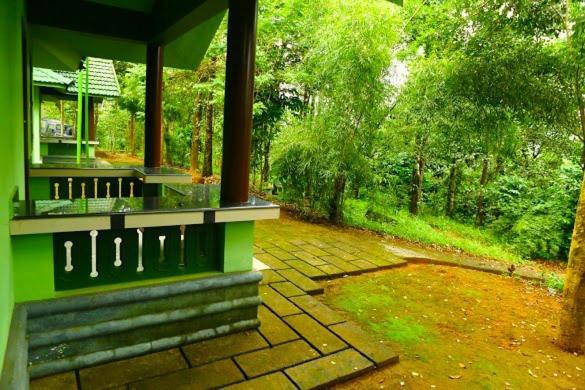 Султан-Батери: Shibi's Tea Garden Heritage