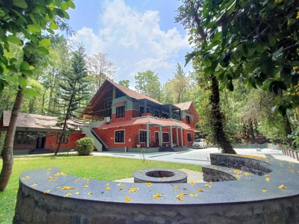 Султан-Батери: Adrak Mountain Mist Forest Resort