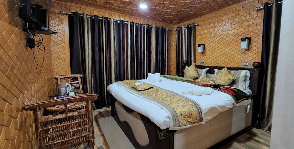 Пахалгам: Hotel Mughal India