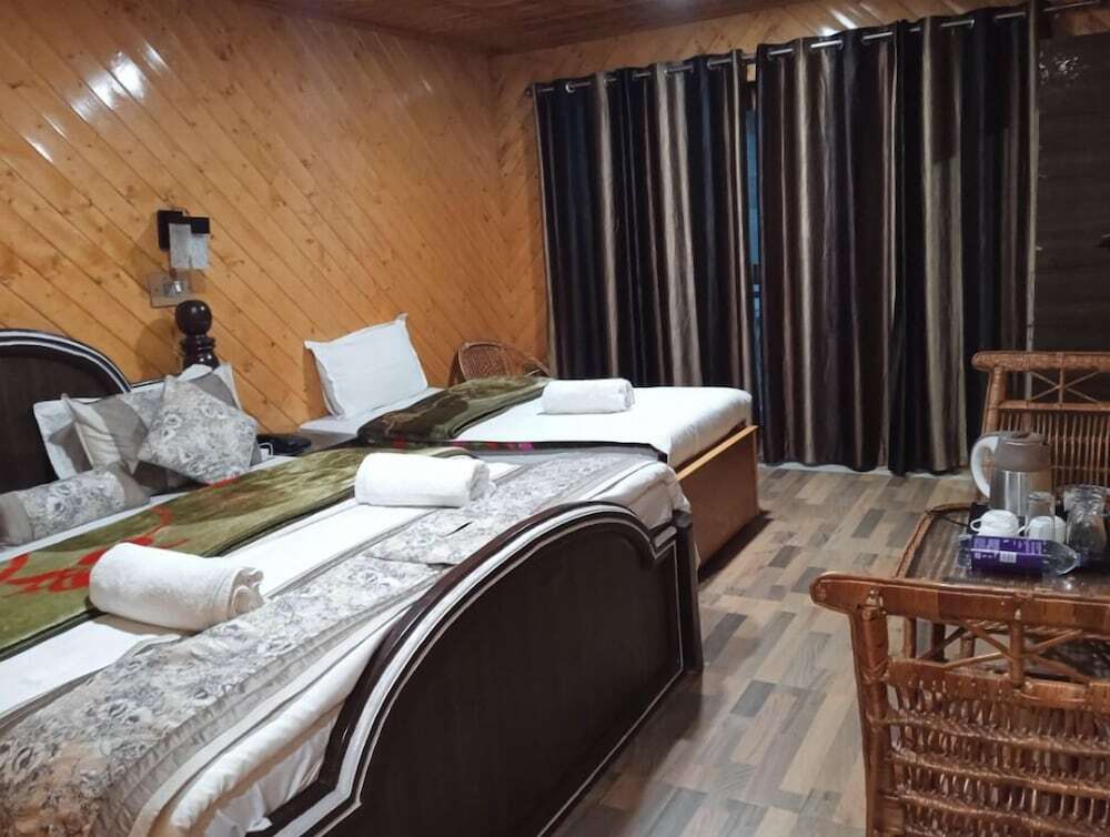 Пахалгам: Hotel Mughal India