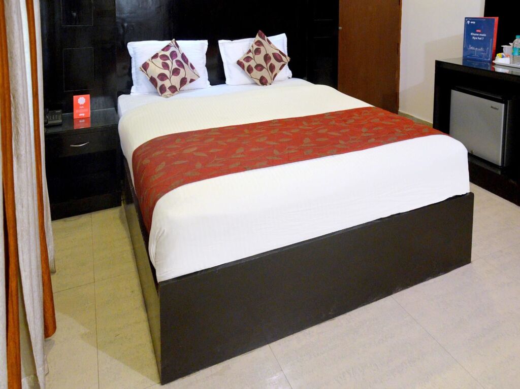 Лакхнау: OYO 4122 Amanda Hotel