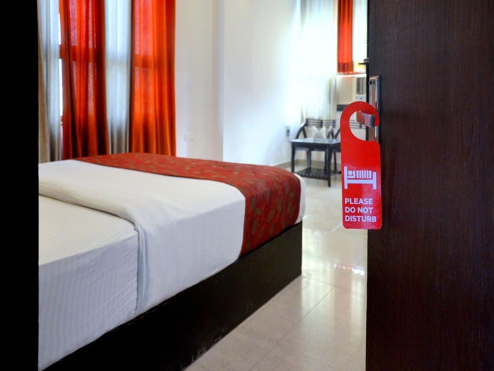 Лакхнау: OYO 4122 Amanda Hotel