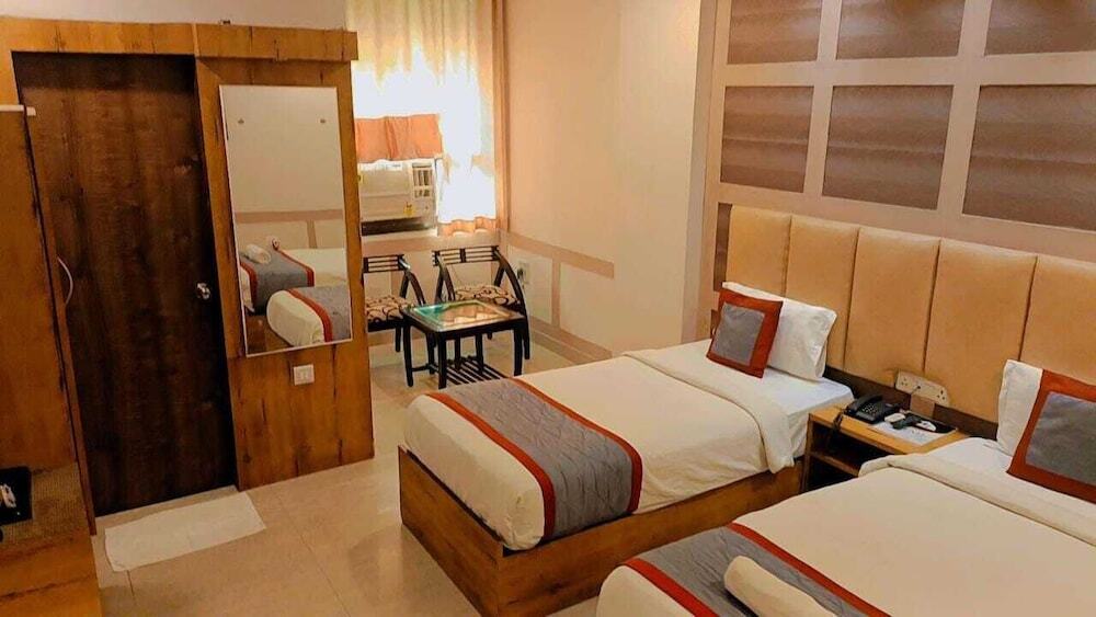 Лакхнау: OYO 4122 Amanda Hotel