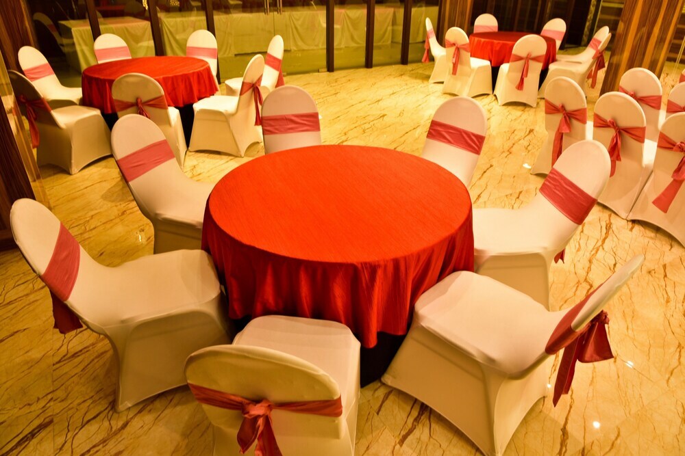 Лакхнау: FabHotel SS Grandeur