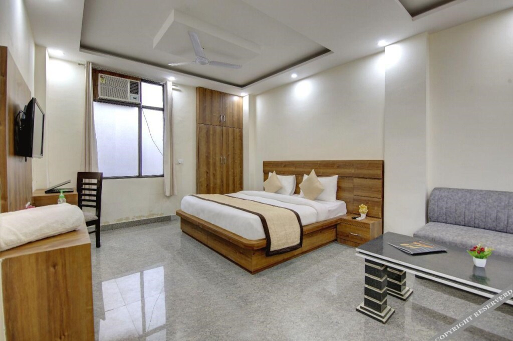 Нойда: Hotel Premier Noida 135