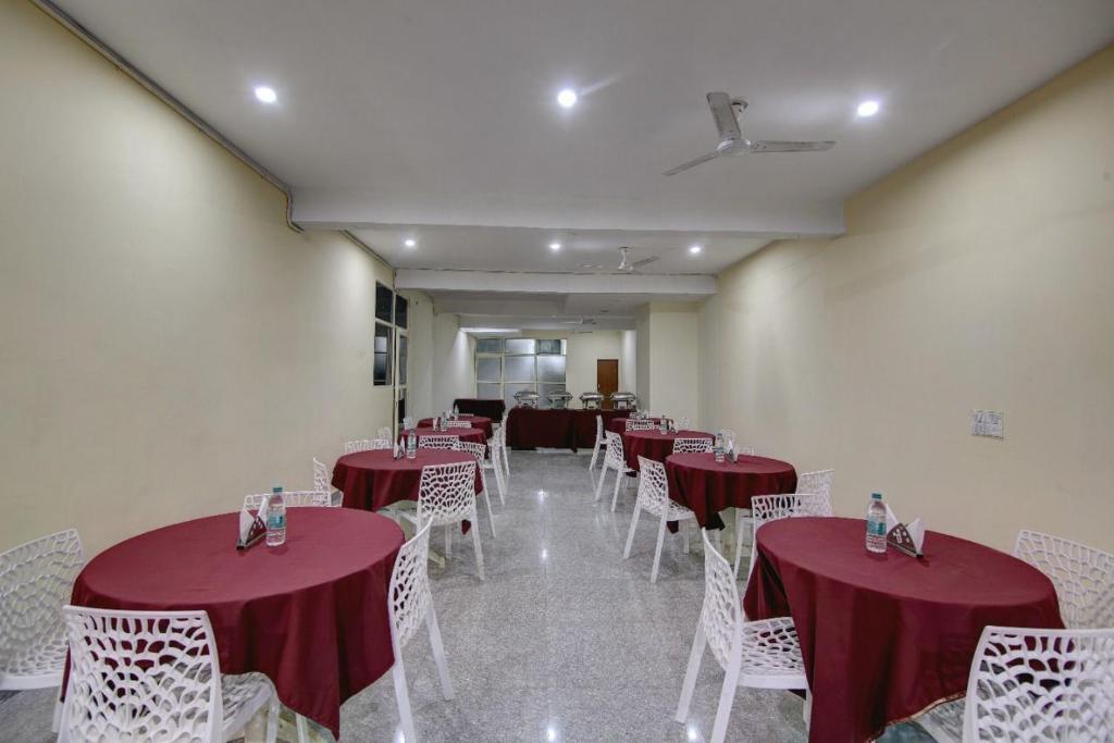 Нойда: Hotel Premier Noida 135