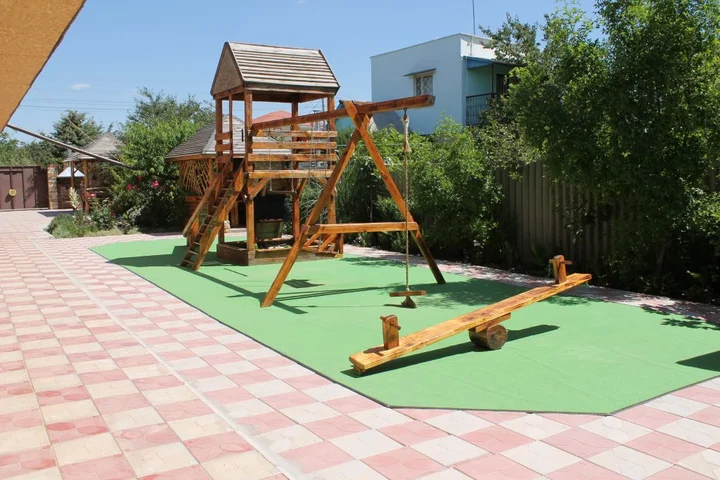 Заозерное: Guest House Dilas