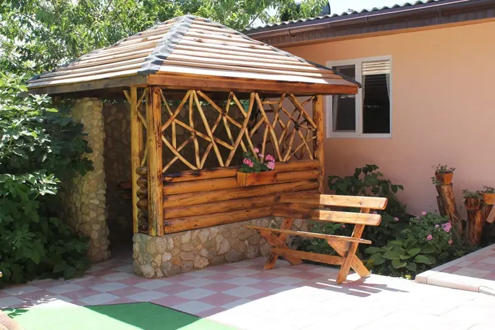 Заозерное: Guest House Dilas