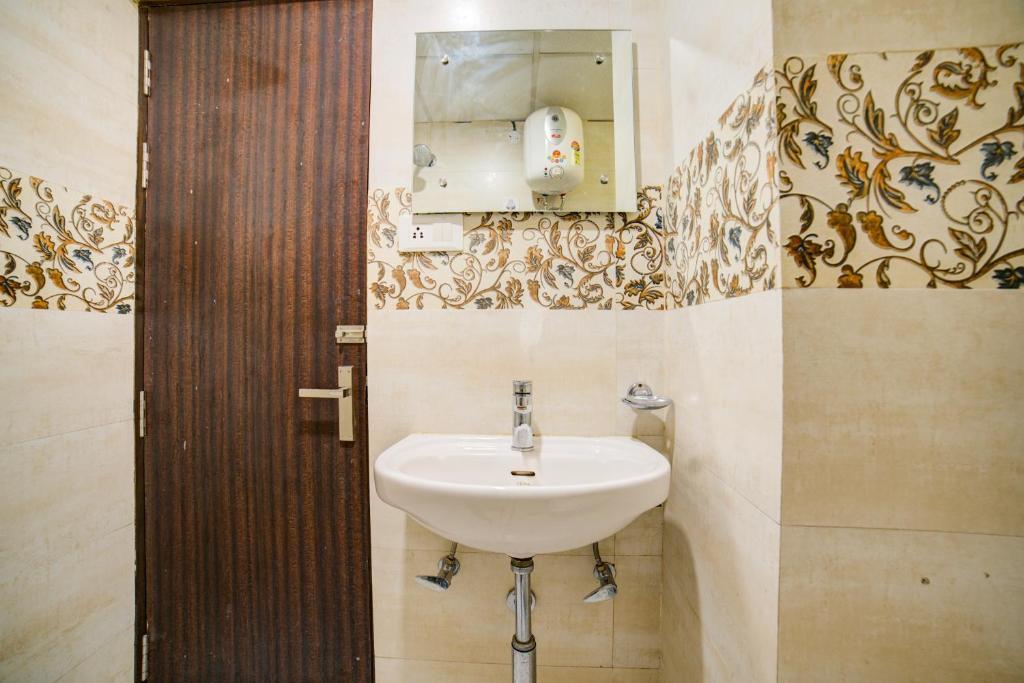 Лакхнау: Hotel The Uhas