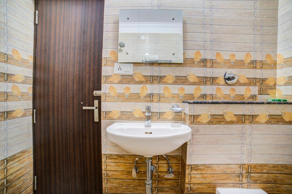 Лакхнау: Hotel The Uhas