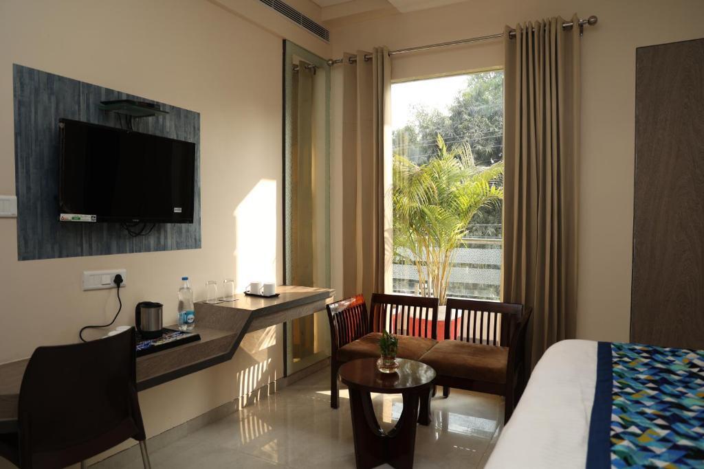 Лакхнау: Hotel Pinaka Inn