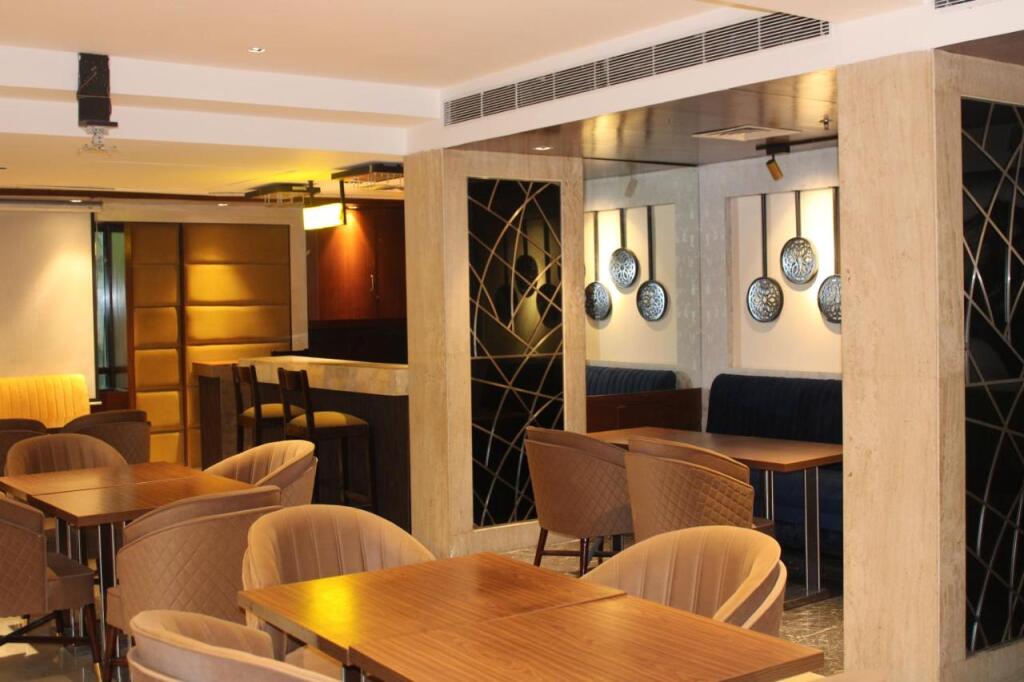 Нойда: Bellmont Hotel Noida