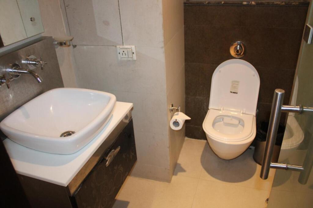 Нойда: Bellmont Hotel Noida