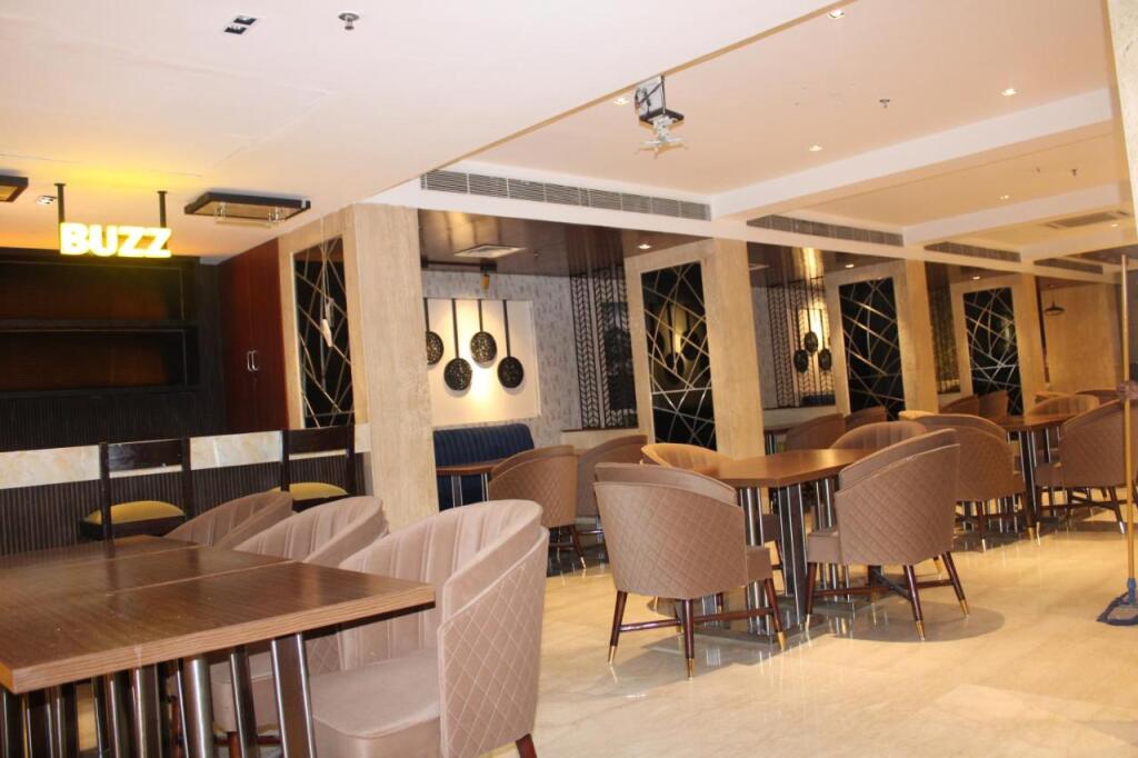 Нойда: Bellmont Hotel Noida