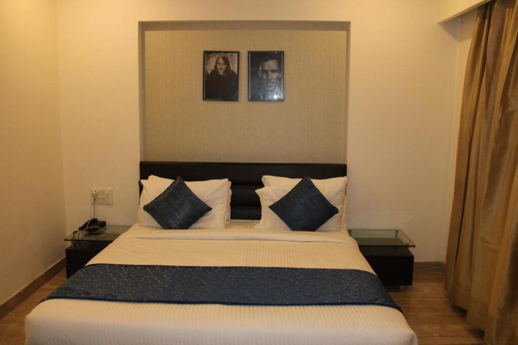 Нойда: Bellmont Hotel Noida