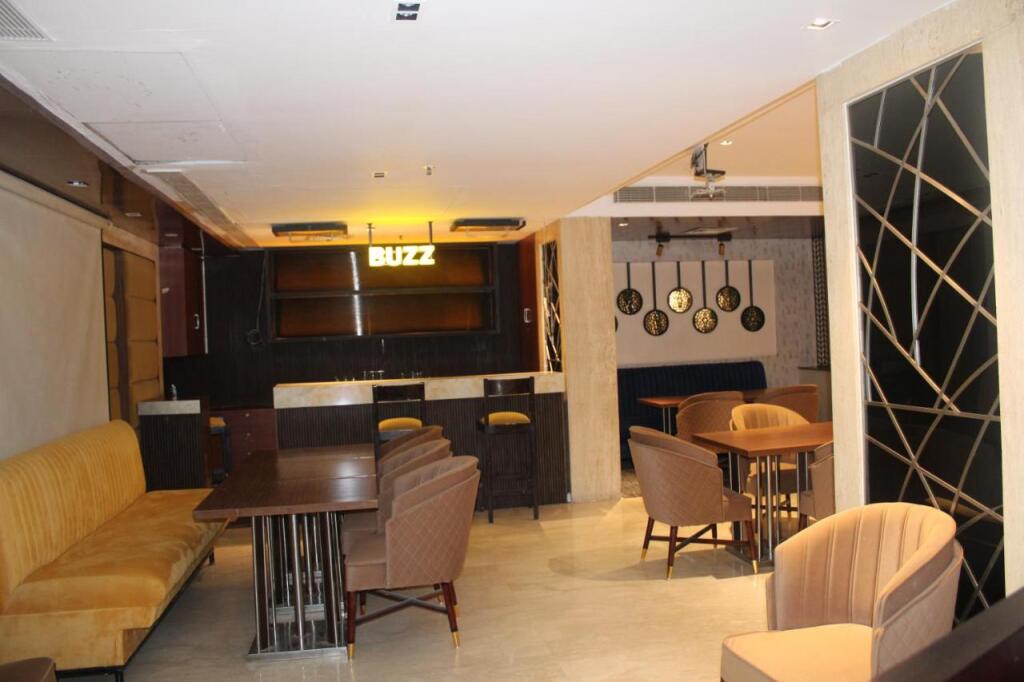 Нойда: Bellmont Hotel Noida